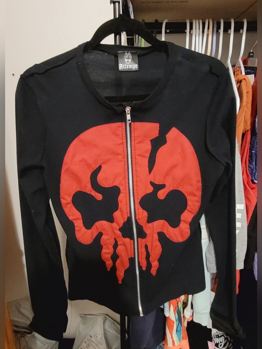 Vintage Y2K Hot Topic Red Skull Long Sleeve zip up shirt